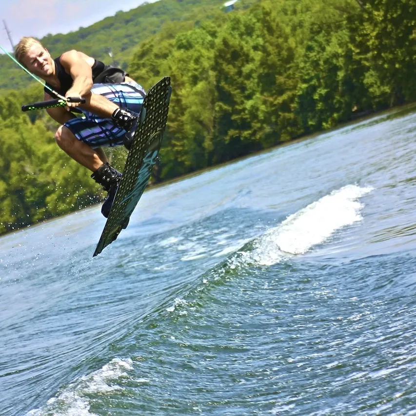 Liquid Force Wakeboard Jett 132cm 2019 Ober- und Unterseite